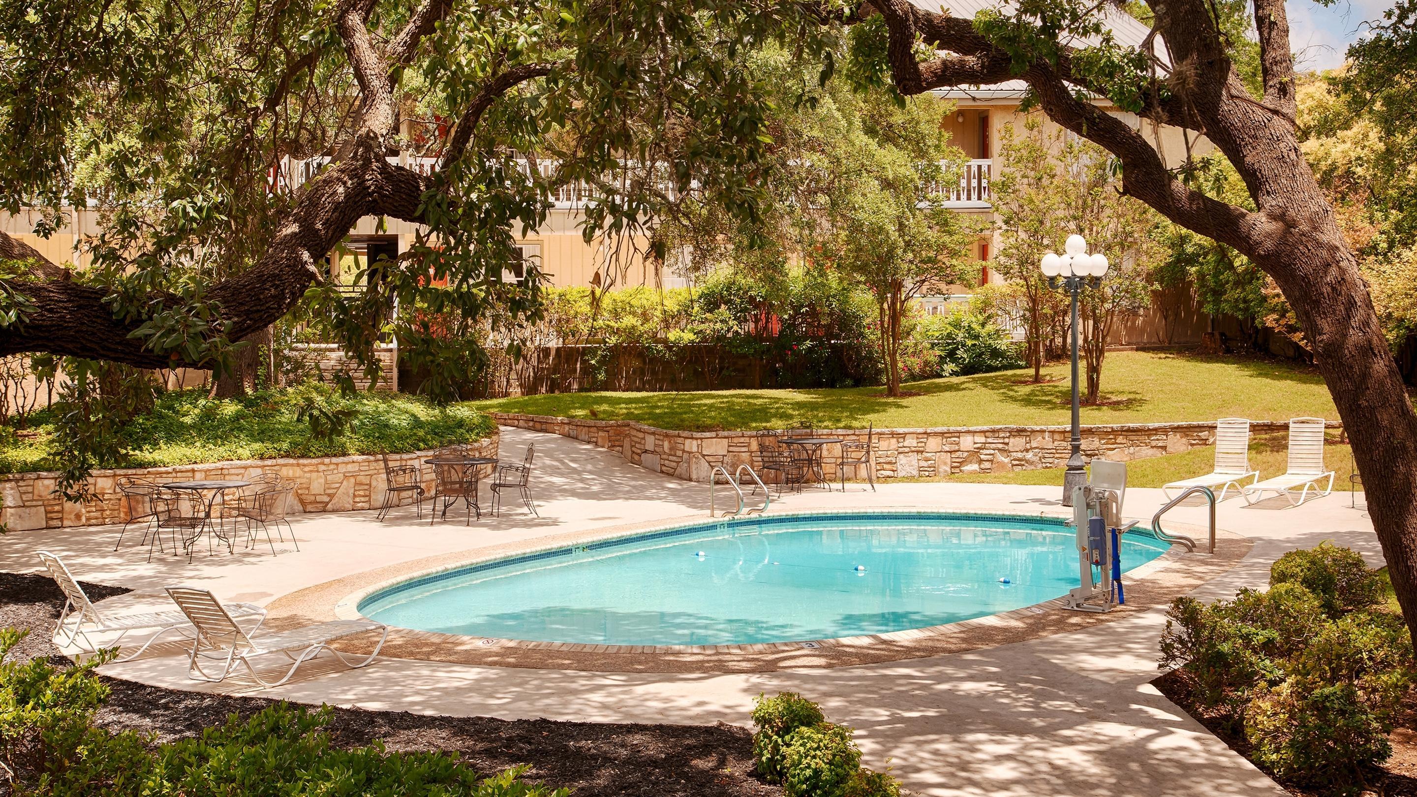 Best Western Sunday House Inn Kerrville Exterior foto