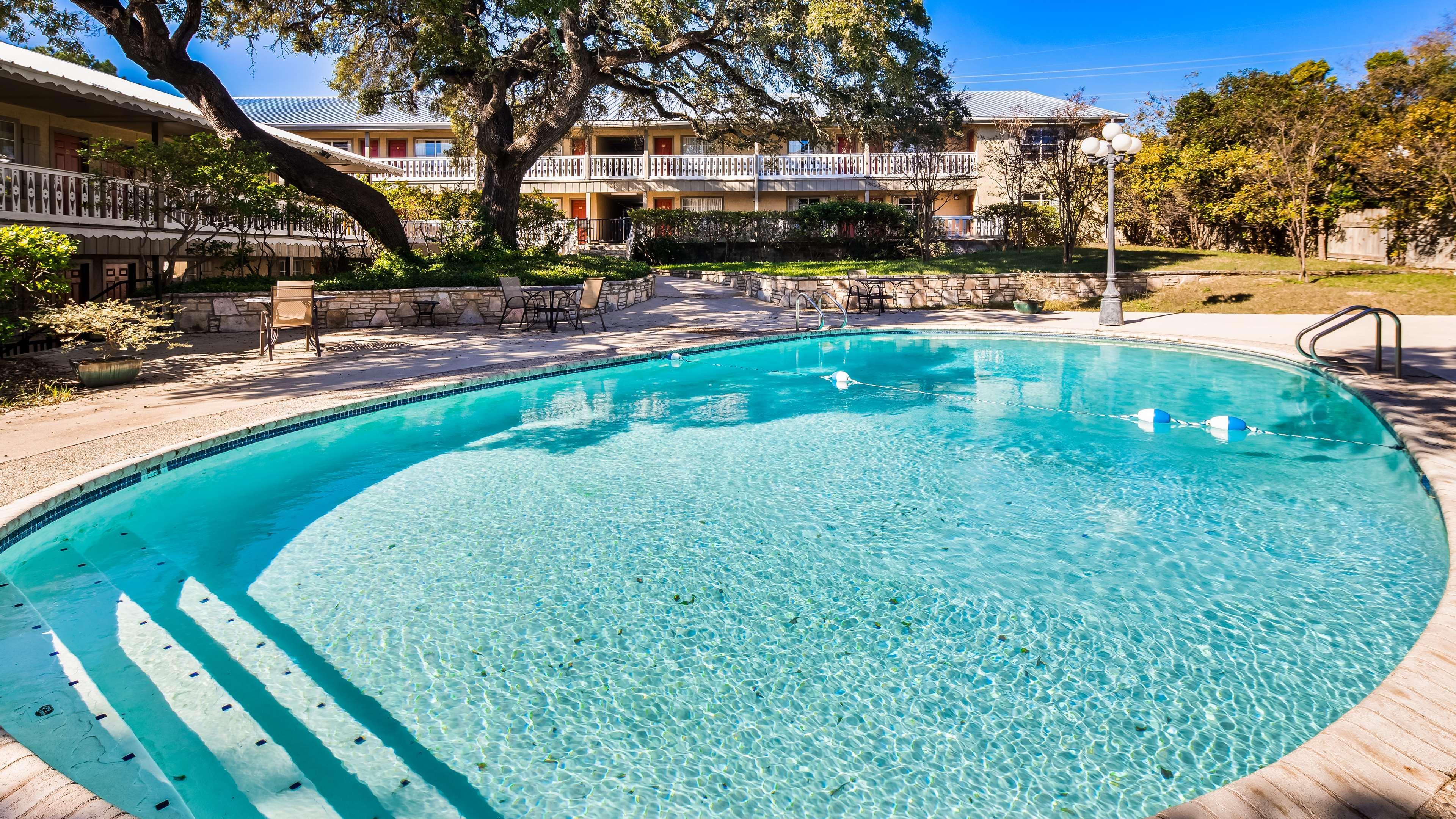 Best Western Sunday House Inn Kerrville Exterior foto
