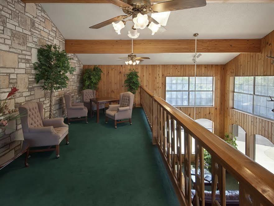 Best Western Sunday House Inn Kerrville Exterior foto