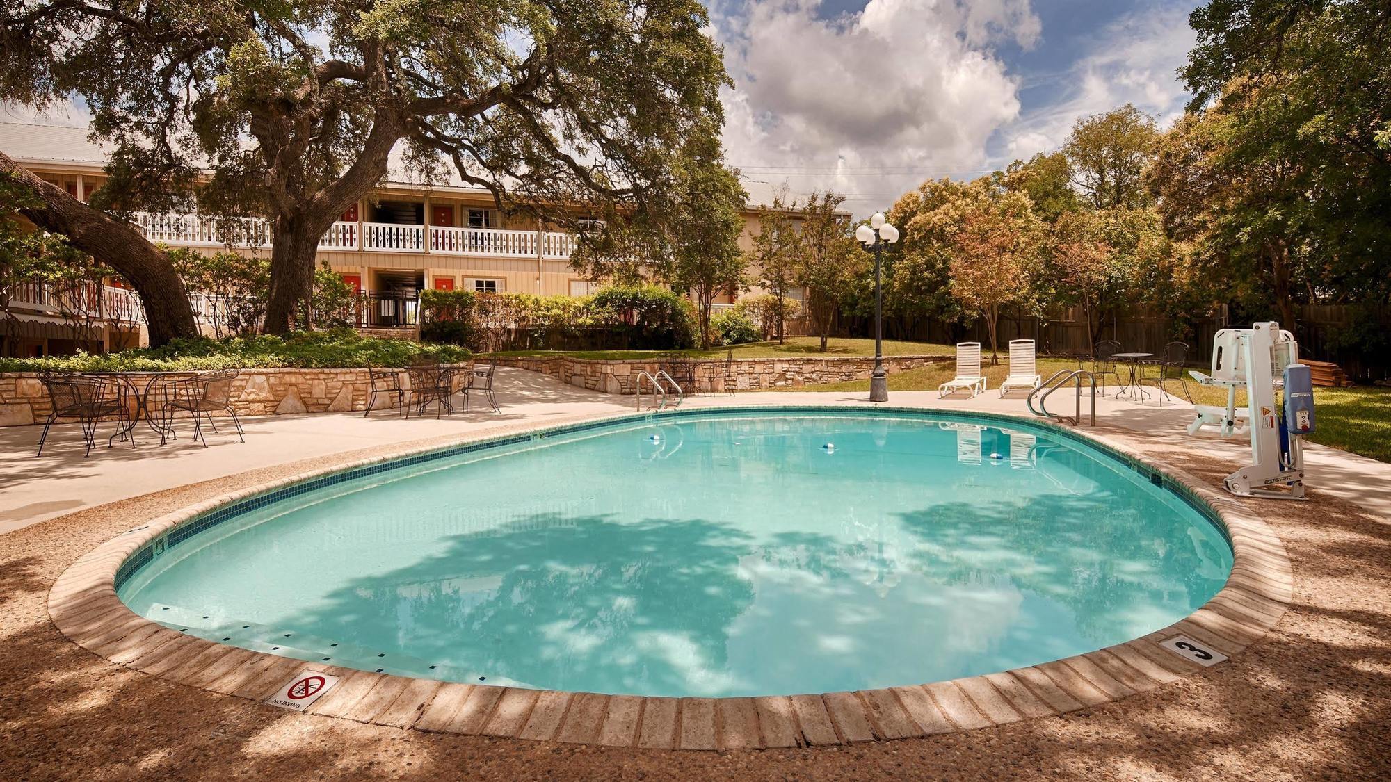 Best Western Sunday House Inn Kerrville Exterior foto